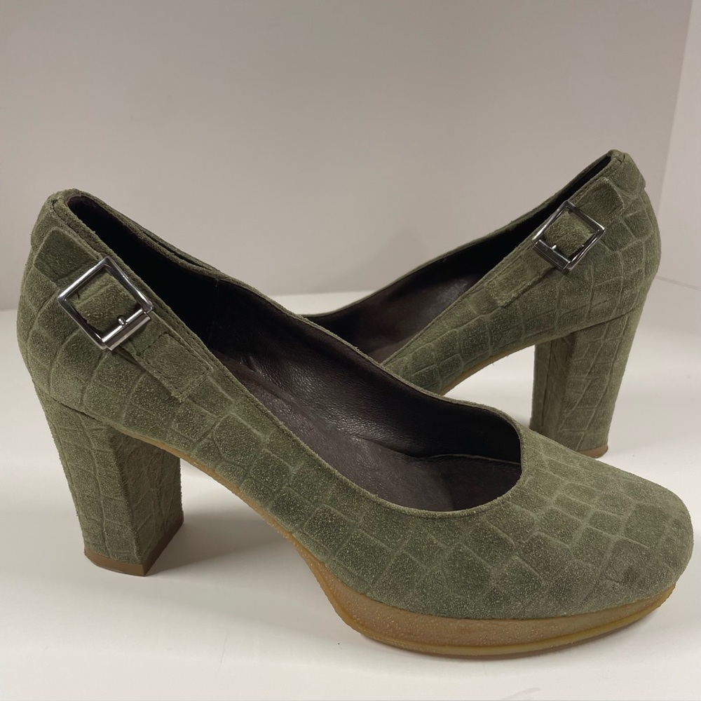 Italian Nara Olive Suede Textured Round Toe Heels Women’s Size EU 37.5